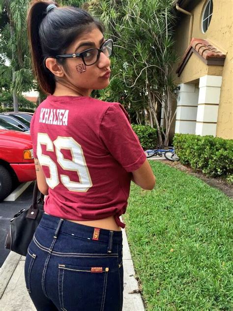 mia khalifas ass|Mia Khalifa Ass Porn Videos